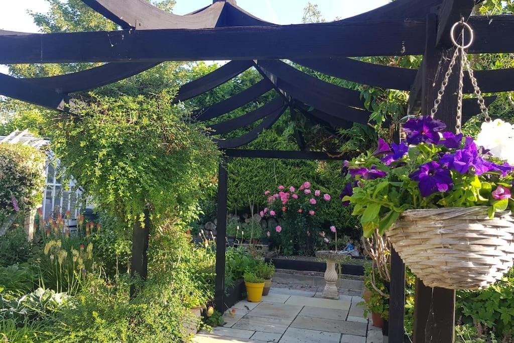 Peaceful Self Contained Studio In Lovely Garden. Hinckley Exteriér fotografie
